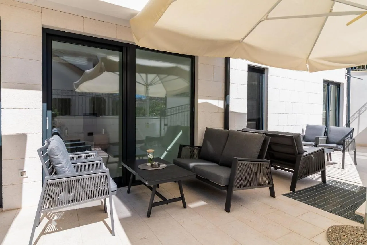 Apartment Villa Valentina With Pool Trogir Croatia
