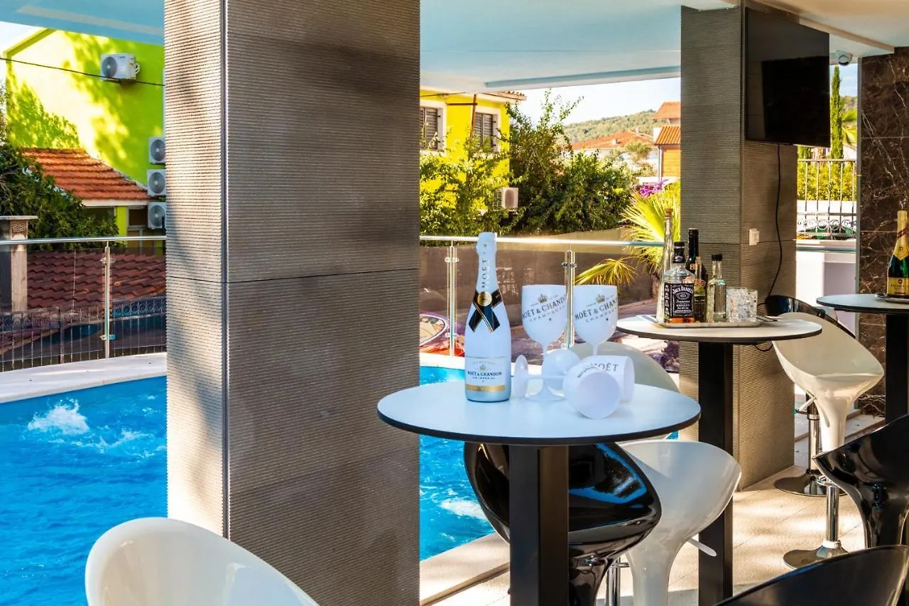 Villa Valentina With Pool Trogir Apartment