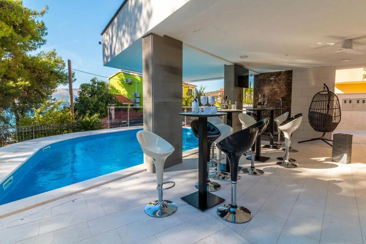 Villa Valentina With Pool Trogir Apartment