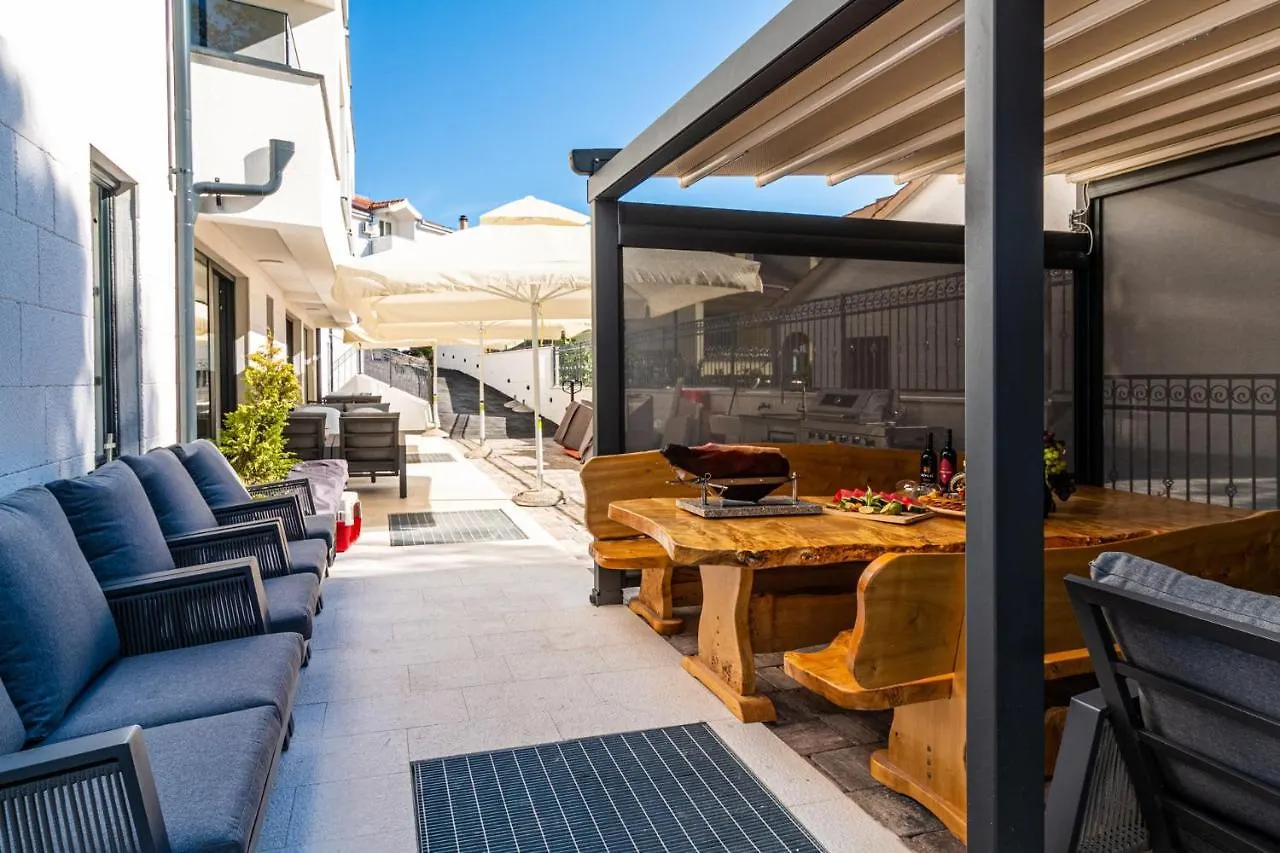 Villa Valentina With Pool